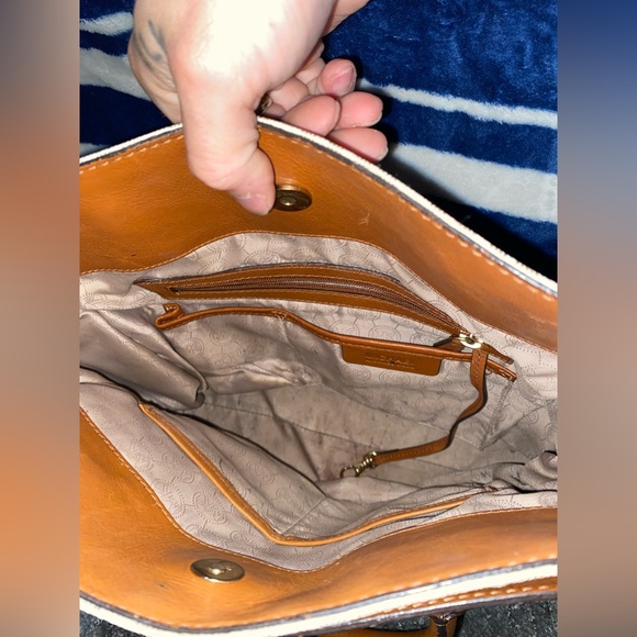 Michael Kors Hamilton Lg. Lock & Key Tote in Vanilla - Picture 3 of 8